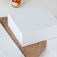 Boîte cadeau pliante blanche en papier pour bougie, parfum, vêtements, chaussures