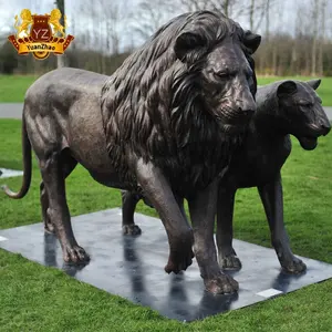 Jardín al aire libre decoraciones animales grandes esculturas de León hecho a mano Metal bronce León con estatua de bola