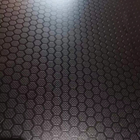 Film hexagonal antidérapant face 4ft X 8ft contreplaqué bouleau noyau d'eucalyptus pour boîtier de vol contreplaqué laminé
