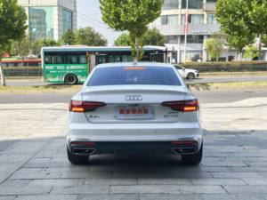 La 2022 Audi A4L berlina di lusso 2.0T sterzo bianco a sinistra nel mercato cinese è un'<span class=keywords><strong>auto</strong></span> usata Premium - Product Image 5