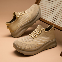 Chaussures de course en tricot pour hommes et femmes, respirantes, à enfiler, avec plateforme épaisse et coussin, baskets de marche athlétiques