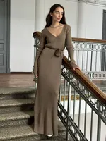 Robe longue tricotée Blubelle pour femme, nouvelle collection hiver, élégante et tendance, couleur unie, manches longues, col en V, coupe ajustée trapèze, décontractée