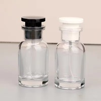 Flacons de parfum de luxe rechargeables en gros, à fond épais, uniques, 30 ml, 50 ml, avec emballage personnalisé et logo sur boîte