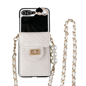 Étui portefeuille à fermoir cœur avec bandoulière chaîne pour Samsung Z Flip 5, Z Flip 4, Z Flip 7 - Product Image 6