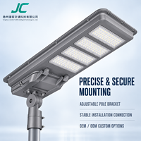 Lampadaire solaire LED extérieur commercial avec design étanche IP65 et montage réglable