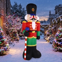 Soldat Casse-Noisette Gonflable Classique avec Uniforme Militaire Rouge et Vert et Sceptre en Forme de Canne à Sucre pour Décoration de Jardin de Noël