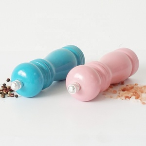 Set Macina Sale e Pepe in Legno Massello Dipinto a Colori 2026 - Offerta Imperdibile - Product Image 2