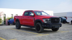 รถกระบะดีเซล Forthing P8 2.3T 8AT ยูโร 6 พวงมาลัยซ้าย/ขวา รองรับ 4x4 ยี่ห้อ Dongfeng สำหรับขาย - Product Image 3