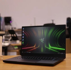 Laptop para Juegos <span class=keywords><strong>Razer</strong></span> Blade de Alto Rendimiento, <span class=keywords><strong>Intel</strong></span> Core I7 de 9.ª Generación, GTX 1660Ti, 16 GB de RAM, SSD de 256 GB, Pantalla de 15.5 Pulgadas y 165 Hz - Product Image 1