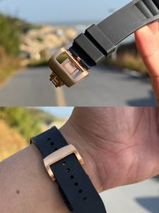 Le modèle Tourbillon est maintenant disponible en hommage à votre talent exceptionnel. Nous avons lancé une montre-bracelet sertie de diamants. - Product Image 6