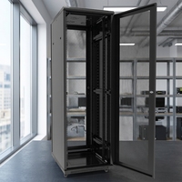 Rak Server Kabinet Jaringan Pusat Data Berdiri Lantai Baja 11U 800*800mm Tersedia