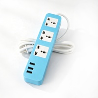Desain Ringkas Soket Listrik Universal dengan Casing Biru dan Port USB, Papan Ekstensi untuk Sudut Rumah yang Kecil