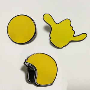 Insignia Metálica de Alta Gama con Diseño de Gato de Dibujos Animados Retro, en Oferta - Product Image 5