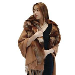 Nuove Sciarpe alla Moda dal Design Raffinato Scialli in Vera Pelliccia di Volpe Nera per Donne - Product Image 5