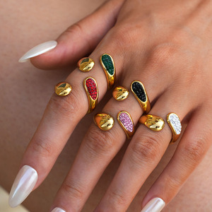 Anello Aperto in Acciaio Inossidabile Placcato Oro 18K con Zirconi, Design Semplice, Alla Moda e Personalizzato, Decorazione Artigianale - Product Image 3