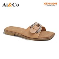Sandales plates à enfiler pour femmes, respirantes, légères, à bout ouvert, avec fronces métalliques dorées, antidérapantes, tendance mode printemps