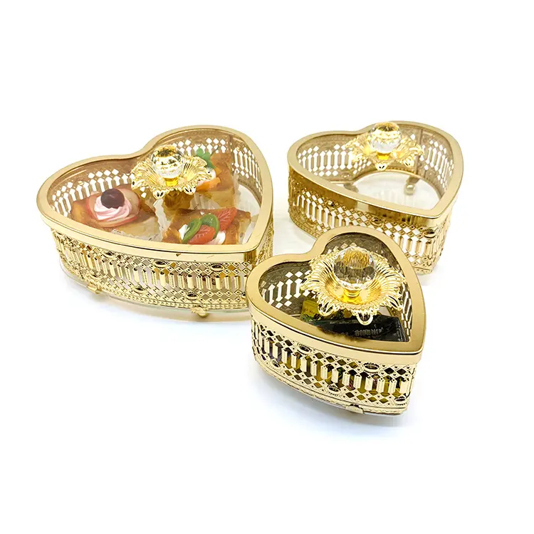 कस्टम नई यूरोप और अमेरिका शैली दिल के आकार का धातु लोहा गोल्डन सोने ढक्कन के साथ भंडारण बॉक्स केक कैंडी जार