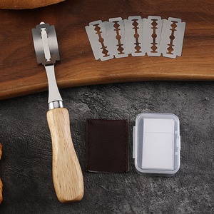 Couteau à pâte pour boulanger, lame à motif de découpe pour <span class=keywords><strong>pain</strong></span> <span class=keywords><strong>au</strong></span> <span class=keywords><strong>levain</strong></span>, en acier inoxydable avec lame de rasoir remplaçable et manche en bois, lame à <span class=keywords><strong>pain</strong></span> artisanale - Product Image 4