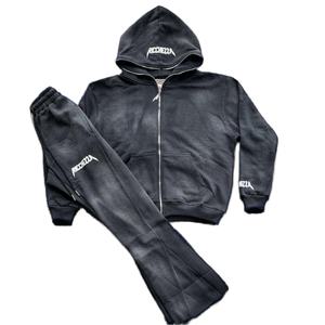 Conjunto Deportivo Personalizado para Hombre de Alta Calidad, Sudadera con Capucha de Algodón con Cierre Completo Estilo Vintage, Pantalones Deportivos Acampanados con Lavado Ácido Estilo Vintage - Product Image 1