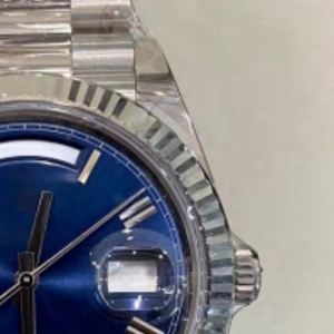 Reloj de Lujo Estilo Ejecutivo con Esfera Azul Sunburst, Brazalete Jubilee de Acero Inoxidable, Reloj de Pulsera Automático - Product Image 4