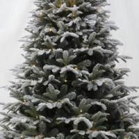 Sapin de Noël artificiel pré-éclairé floqué avec des branches givrées et un support robuste pour une décoration hivernale magique