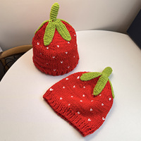 Grensoverschrijdende handgemaakte jacquard gebreide aardbeihartpatroon unisex schattige wollen hoed dagelijkse casual all-match fruitmuts