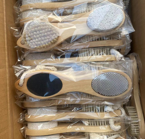 Brosse multifonctionnelle pour enlever les peaux mortes Brosse de massage pour enlever les callosités Lime pour les pieds en bois de lotus, pierre ponce de bambou et <span class=keywords><strong>calcaire</strong></span> - Product Image 1