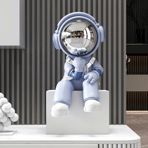 Statuetta Moderna in Resina di Astronauta con Visiera Cromata, Statua Creativa di Cosmonauta, Ornamento da Scrivania, Fornitura di Fabbrica - Product Image 1