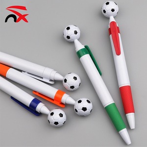 Stylo de football promotionnel, logo personnalisé, stylo à bille en forme de ballon de football, publicité d'<span class=keywords><strong>entreprise</strong></span> unique, accessoires pour fans - Product Image 5