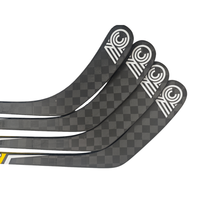 Bâtons de hockey en stock, soldes de liquidation, prix bas.