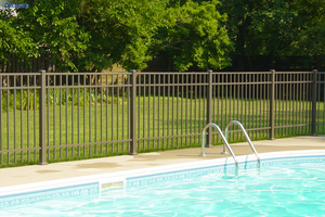 Postes Metálicos de Aluminio Baratos para Cercas de Piscina, Jardín, Escuela, Hotel, Decoración, Tubo Cuadrado Vertical para Exteriores - Product Image 6