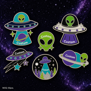 Pin de solapa metálico decorativo de alta calidad al por mayor, personalizado con diseño de OVNI alienígena, insignia para amantes de OVNI de ciencia ficción y criaturas interstelares - Product Image 1