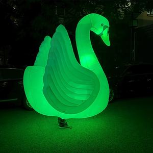 Costume gonflable de cygne pour défilé de Noël en Espagne avec lumières LED RGB et couleurs personnalisables - Product Image 1