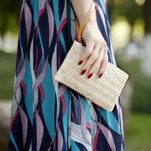 Özel taşınabilir seyahat saman debriyaj Cosmets çanta yaz çanta fermuar bileklik makyaj kadınlar için cüzdan