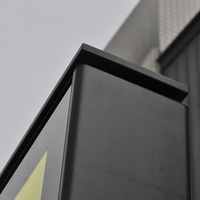 Tótem LED Vertical para Exteriores Personalizado OEM, 6000nits Ultra Brillante, IP65 Impermeable, Pantalla Digital de Pie, Cartel Comercial