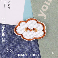 Cartoon dierenborduurlogo, konijn fruitbadge-logo, kledingaccessoire patch, doe-het-zelf handwerk, zelfklevend borduurwerk