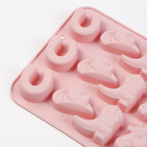 Moule en silicone thème Western Cowboy 15 cavités, formes chapeau et botte de cowboy, pour glaçons, chocolats, bonbons, savons, idéal pour fêtes, pâtisserie et loisirs créatifs - Product Image 4