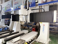 Machine de fraisage CNC à portique 5 axes OSAI de haute précision avec boîtier anti-poussière pour la production de meubles en bois massif
