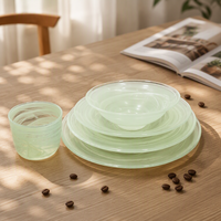 Service de table en verre blanc laiteux à motif tourbillonné, assiette, bol, tasse pour la décoration de la table à la maison