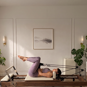Reformer <span class=keywords><strong>de</strong></span> Pilates pliable en bois <span class=keywords><strong>de</strong></span> noyer <span class=keywords><strong>de</strong></span> luxe - Machine <span class=keywords><strong>de</strong></span> Pilates pliable <span class=keywords><strong>de</strong></span> qualité <span class=keywords><strong>professionnelle</strong></span> pour studio - Product Image 6