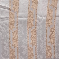 Usine personnalisé Polyester Met 88gsm doux respirant coupe fleur rayure or métallique Lurex Jacquard tissu pour les vêtements des femmes