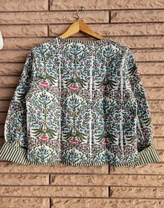 Veste Kantha matelassée en coton fait main indien, personnalisable, style patchwork, imprimé indien, gilet bohème pour femme, manteau d'hiver - Product Image 5