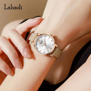 Relojes de mujer sofisticados con diseño elegante y un toque de lujo Venta al por mayor de relojes de cuarzo con correa de cuero de alto valor - Product Image 2