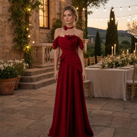 Robe de soirée sur mesure bordeaux, coupe trapèze, épaules dénudées, avec fleurs 3D, col choker, manches drapées, longueur ras du sol, vente en gros