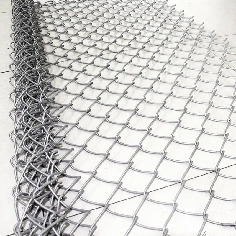 Prix du matériel en Chine acier galvanisé à chaud 4ft 6ft 8ft 10 pieds 12 jauge de haut treillis métallique en diamant clôture à mailles de chaîne