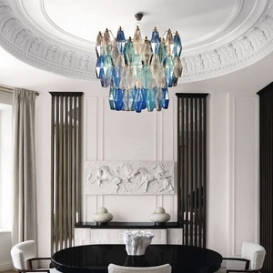 Lustre Poliedri de couleur saphir en verre de Murano bleu clair pour décoration d'intérieur moderne et légère - Product Image 2
