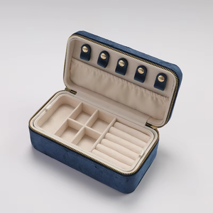 Boîte à bijoux en cuir PU portable de petite taille en gros - Organisateur de rangement de luxe avec logo personnalisé pour collier et bague - Product Image 2