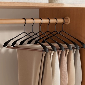 Percha de metal engrosada sin costuras <span class=keywords><strong>para</strong></span> <span class=keywords><strong>ropa</strong></span>, con protección antihombros, <span class=keywords><strong>para</strong></span> trajes y uso doméstico - Product Image 3
