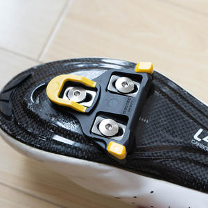 Crampons de vélo de route noirs légers avec réglage de hauteur pour vélos de route avec plage de réglage de 1 mm à 5 mm - Product Image 3