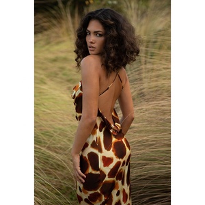 <span class=keywords><strong>Abito</strong></span> Lungo da Donna con Stampa Giraffa, Spacco Laterale, <span class=keywords><strong>Schiena</strong></span> Incrociata, Spalline Regolabili, Collo a Cappuccio, <span class=keywords><strong>Schiena</strong></span> Scoperta, in Viscosa - Product Image 4